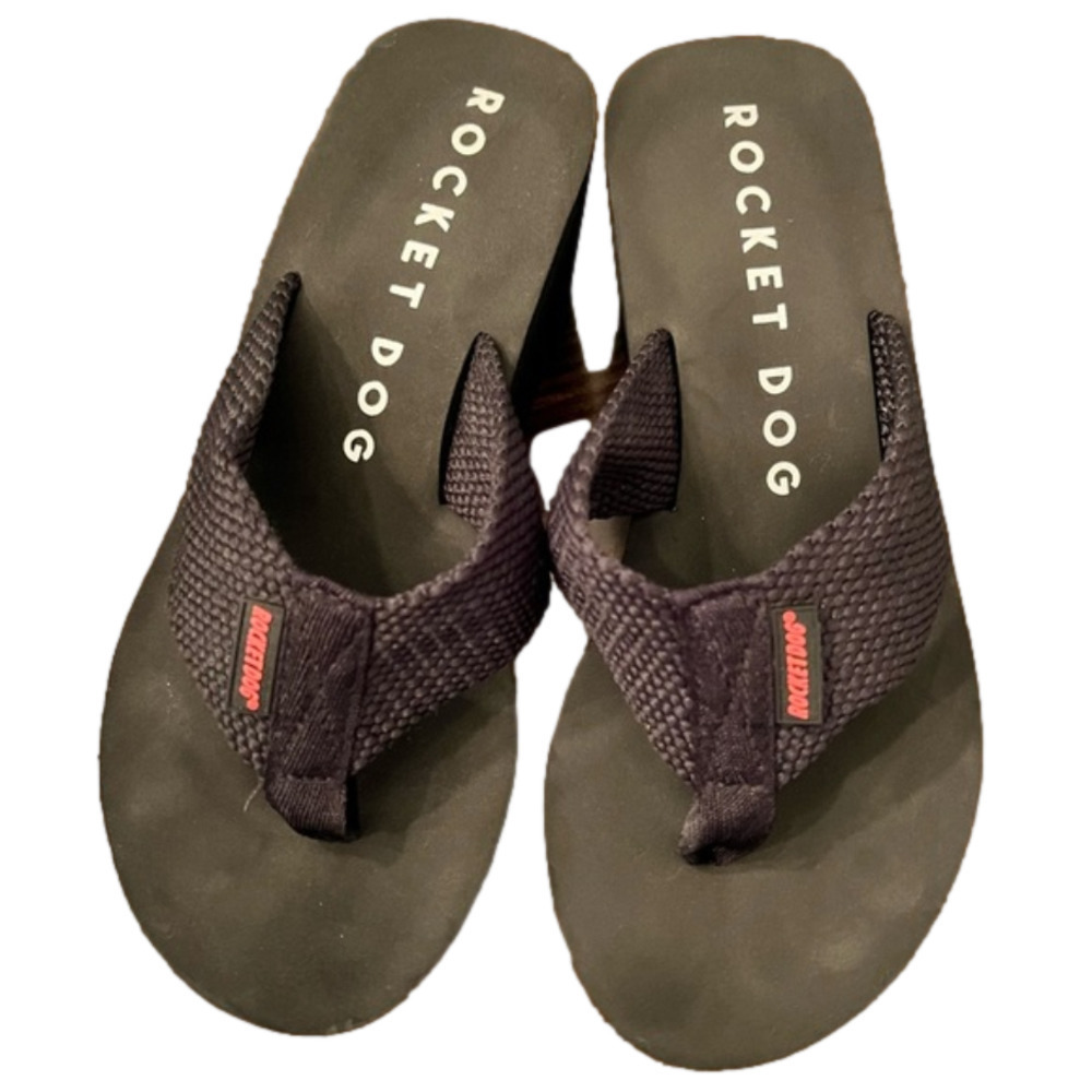 Rocket Dog platform flip-flops, black, size 9